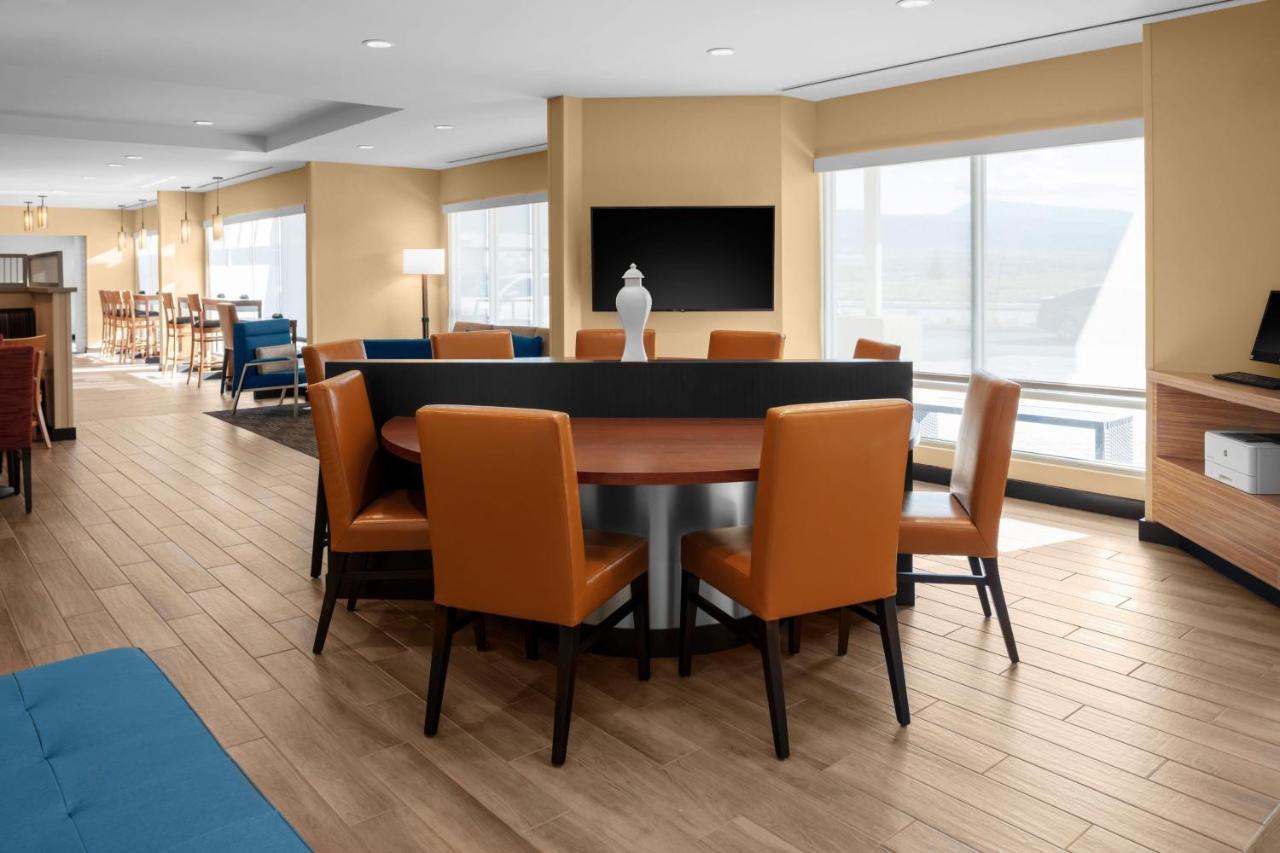 Towneplace Suites By Marriott Tehachapi Bagian luar foto